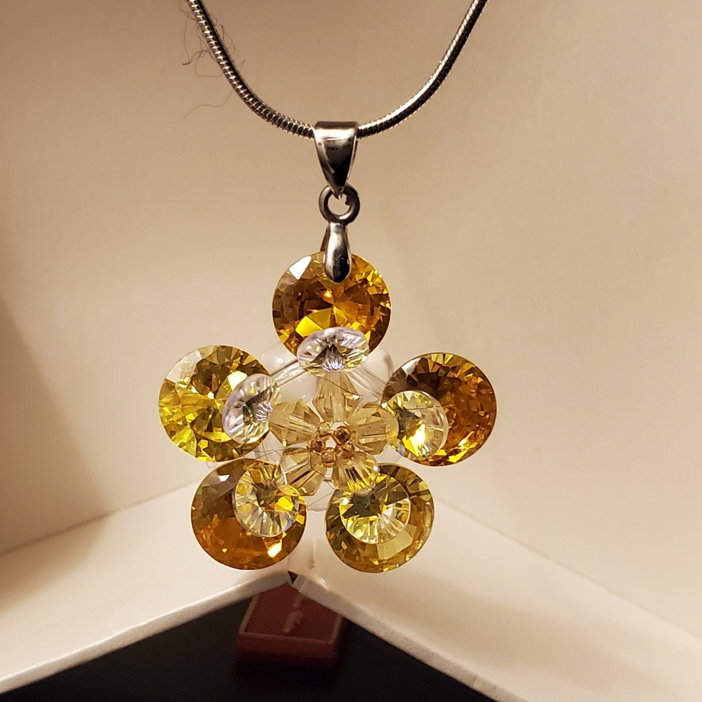 Fifth Avenue Collection Floral Pendant Necklace